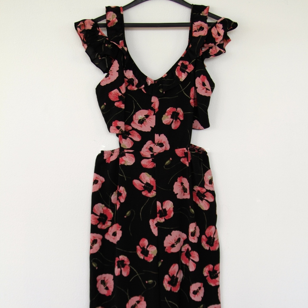 ⚠️FIRMPRICE⚠️Cut out Floral Jumpsuit Romper LARGE